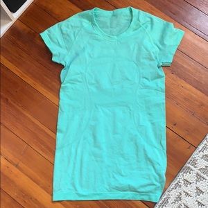 Lululemon Tee